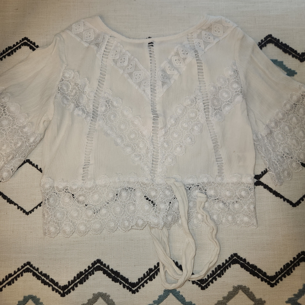Elegant White Lace Women's Top